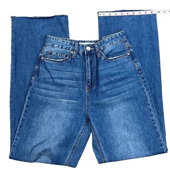 YMI DREAM Woman’s Wide Leg Medium Wash Distressed Denim Jeans w Raw Hem Size 7 - Picture 7 of 16